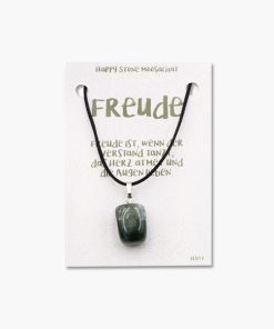 „Freude“ – Happy Stones Trommelstein Anhänger Moosachat